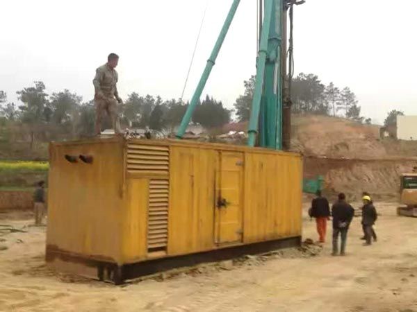 高碑店如何判断水冷式机油散热器密封件是否需要更换？